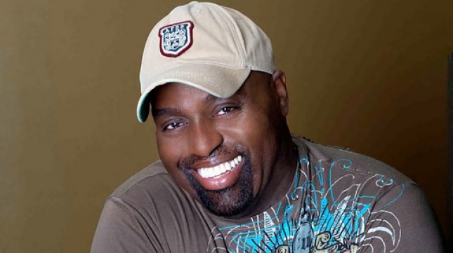 HOUSE ICON FRANKIE KNUCKLES PASSES AWAY