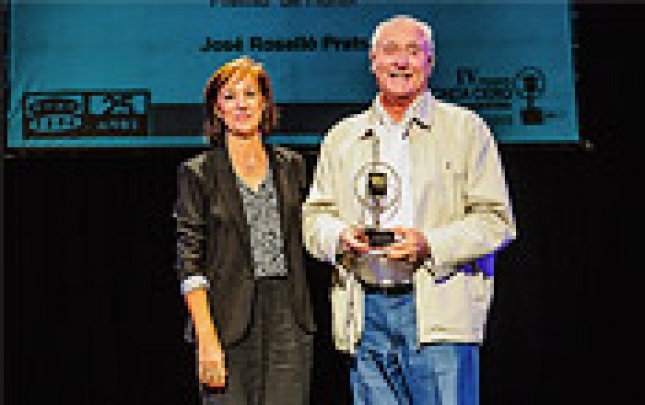 Pepe Roselló recibe el galardón de Honor en la IV edición de los Premios Onda Cero Ibiza y Formentera